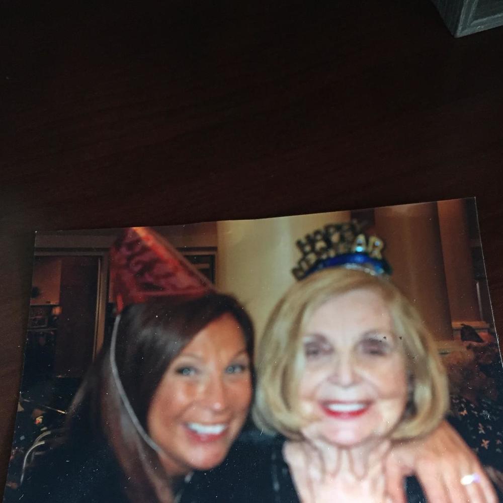 Meet your Posher, Lois